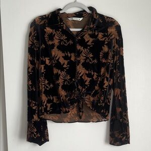 Zara button down top with tie